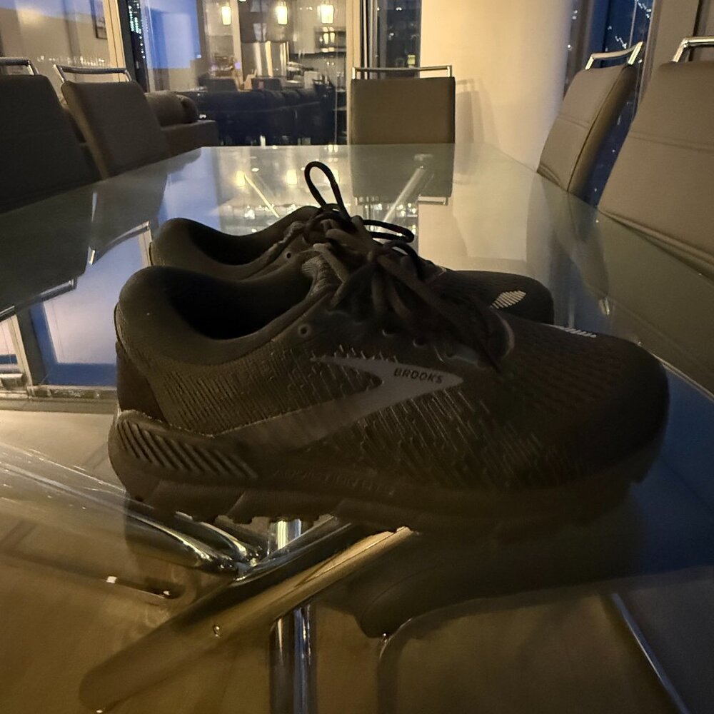 All Black Brooks Addiction GTS | US M 9.5 4E